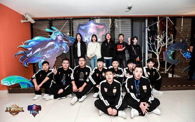 官方： Gumayusi 加入 Hanwha Life Esports